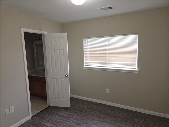 10015 Wiloak Street B, Houston, TX 77078