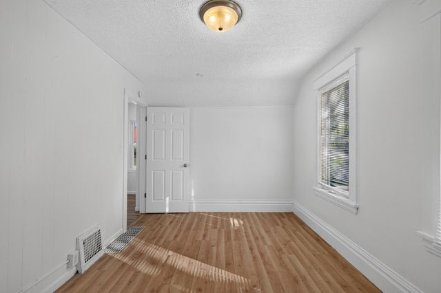 1571 7th Street E, Saint Paul, MN 55106