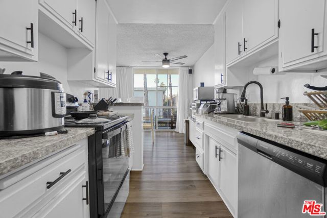 8011 Romaine Street, Los Angeles, CA 90046