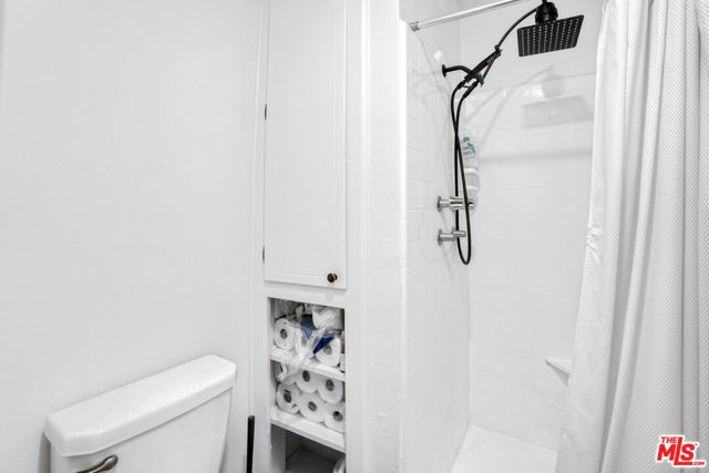 8011 Romaine Street, Los Angeles, CA 90046