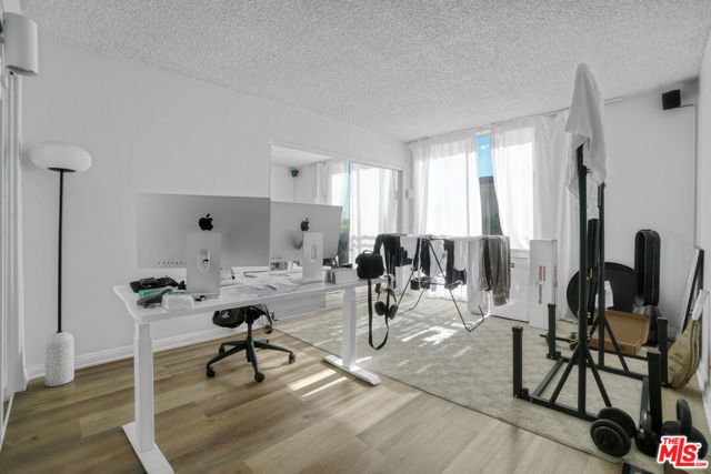 8011 Romaine Street, Los Angeles, CA 90046