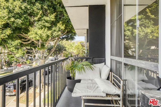 8011 Romaine Street, Los Angeles, CA 90046