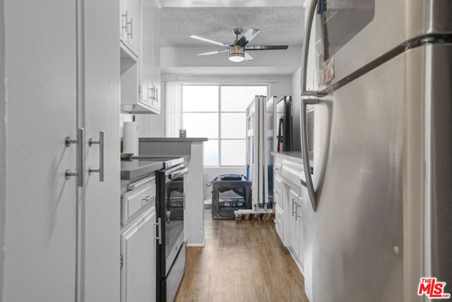 8011 Romaine Street, Los Angeles, CA 90046