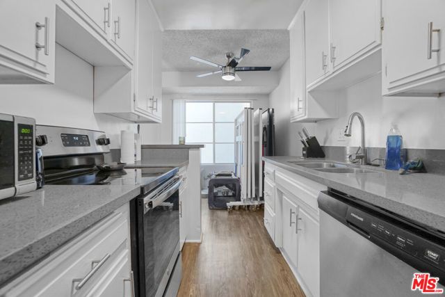 8011 Romaine Street, Los Angeles, CA 90046