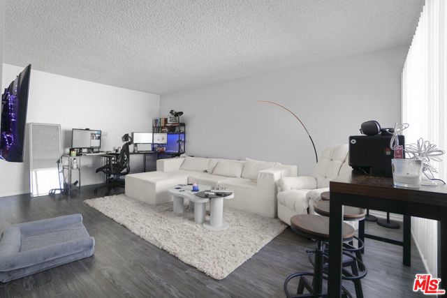 8011 Romaine Street, Los Angeles, CA 90046