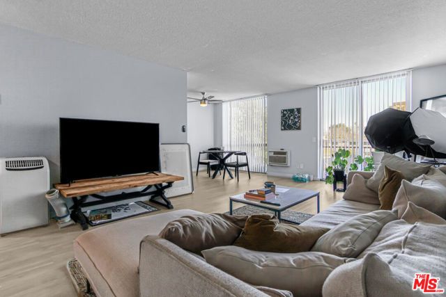 8011 Romaine Street, Los Angeles, CA 90046