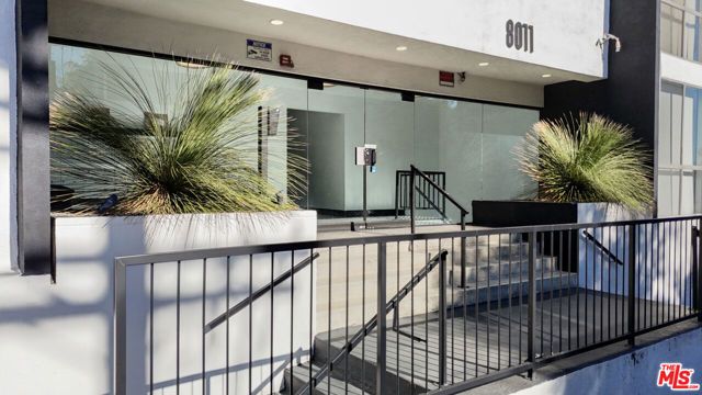 8011 Romaine Street, Los Angeles, CA 90046