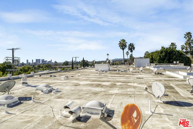 8011 Romaine Street, Los Angeles, CA 90046