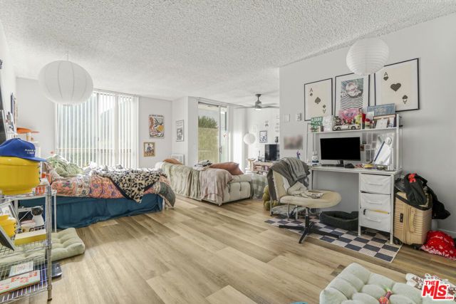 8011 Romaine Street, Los Angeles, CA 90046