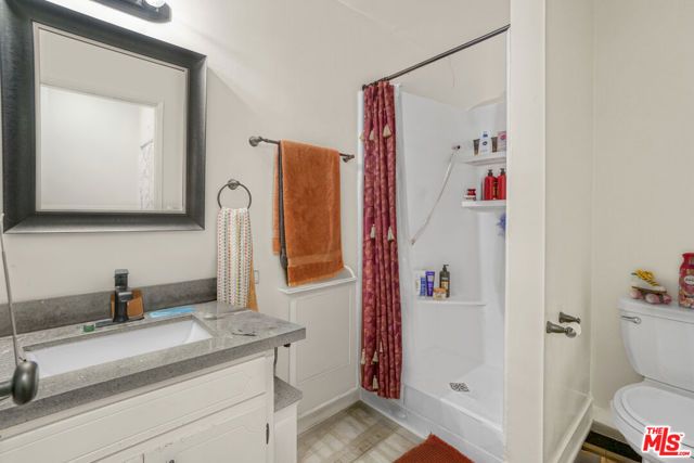 8011 Romaine Street, Los Angeles, CA 90046