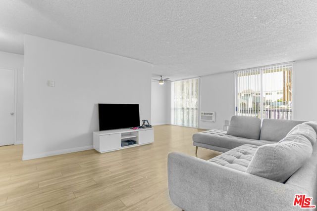 8011 Romaine Street, Los Angeles, CA 90046