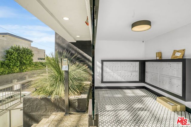 8011 Romaine Street, Los Angeles, CA 90046