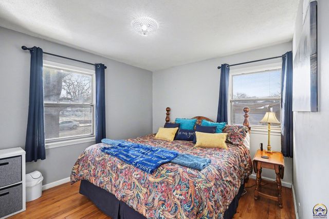 3201 SW Plass AVE, Topeka, KS 66611