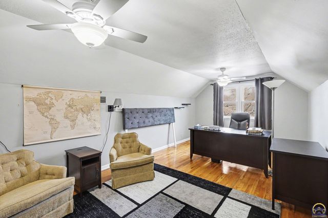 3201 SW Plass AVE, Topeka, KS 66611