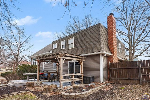 3201 SW Plass AVE, Topeka, KS 66611