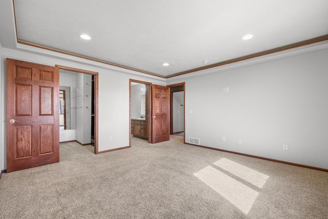 1817 35th Ave SE, Minot, ND 58701