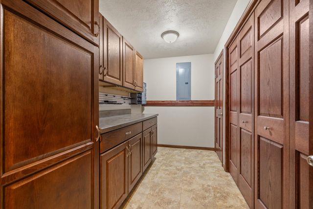 1817 35th Ave SE, Minot, ND 58701