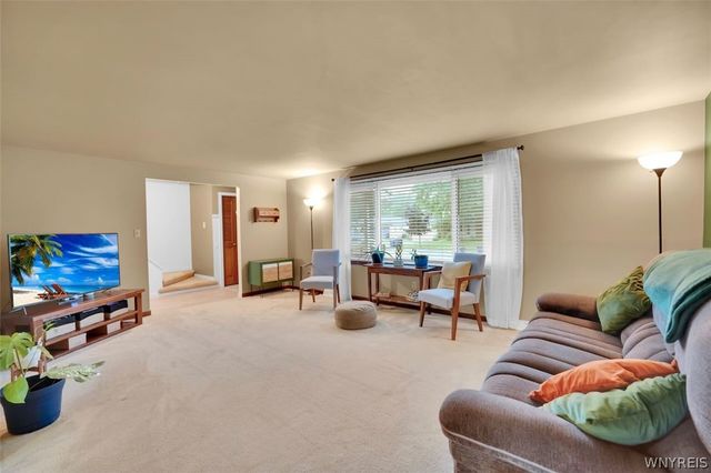 387 Seabrook Drive, Amherst, NY 14221
