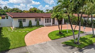 630 W 72nd Pl, Hialeah, FL 33014