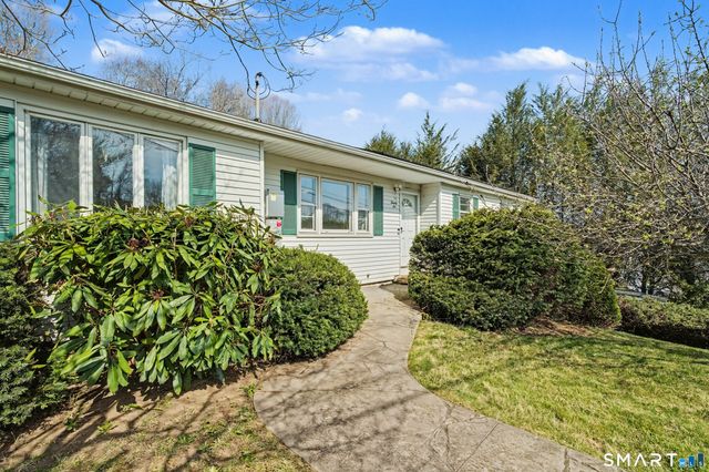 26 Sprucewood Road, Watertown, CT 06795