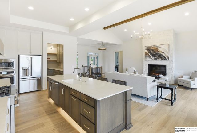 10202 S 117th Street, Papillion, NE 68046