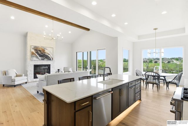 10202 S 117th Street, Papillion, NE 68046