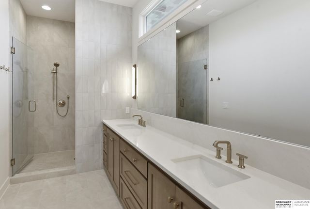 10202 S 117th Street, Papillion, NE 68046