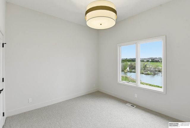 10202 S 117th Street, Papillion, NE 68046