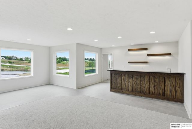 10202 S 117th Street, Papillion, NE 68046