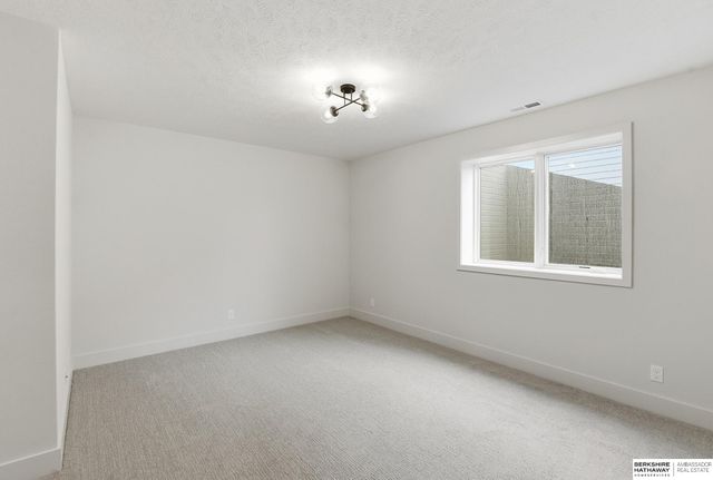10202 S 117th Street, Papillion, NE 68046