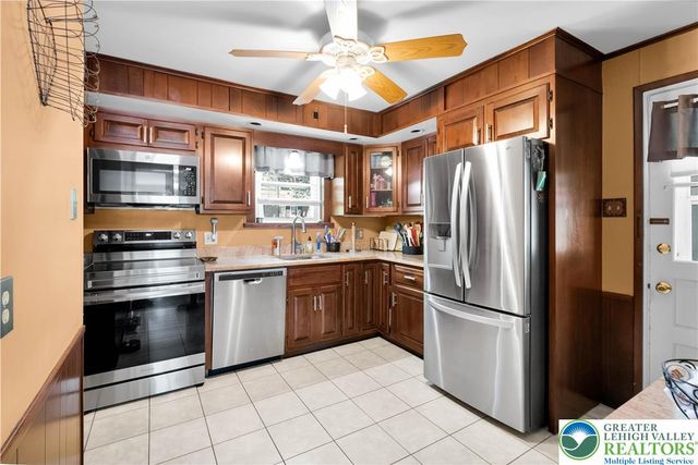 1124 Beverly Avenue, Bethlehem City, PA 18018