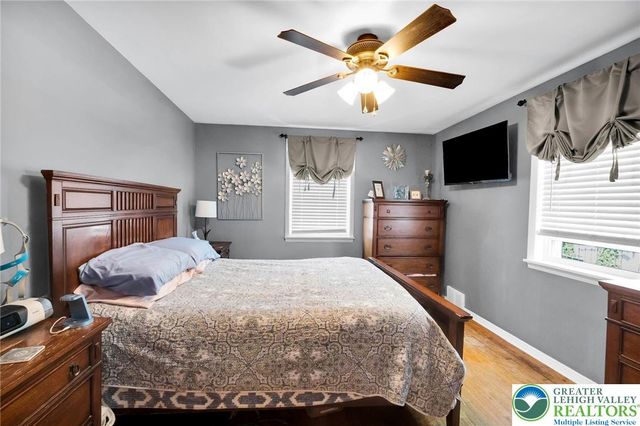 1124 Beverly Avenue, Bethlehem City, PA 18018