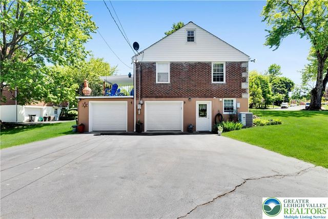 1124 Beverly Avenue, Bethlehem City, PA 18018