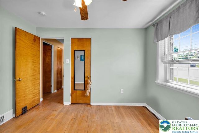 1124 Beverly Avenue, Bethlehem City, PA 18018