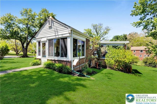 1124 Beverly Avenue, Bethlehem City, PA 18018