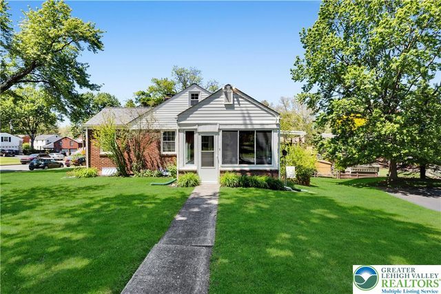 1124 Beverly Avenue, Bethlehem City, PA 18018