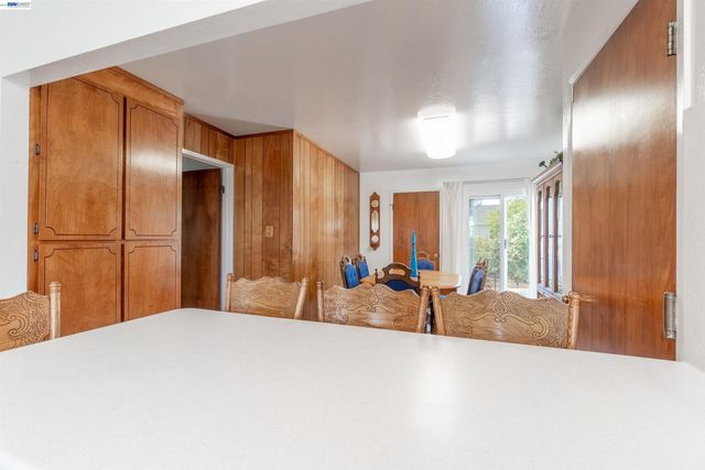 15209 Farnsworth St, San Leandro, CA 94579
