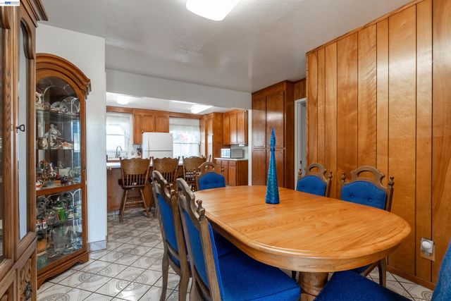 15209 Farnsworth St, San Leandro, CA 94579