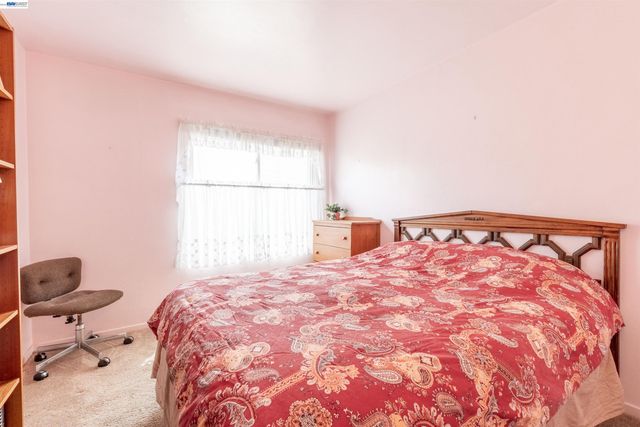 15209 Farnsworth St, San Leandro, CA 94579