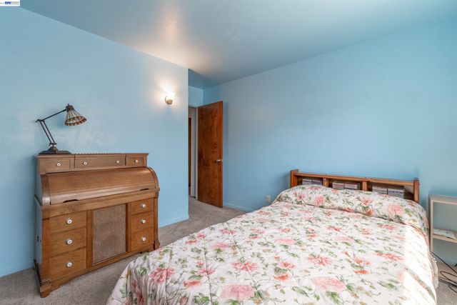 15209 Farnsworth St, San Leandro, CA 94579