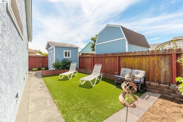 15209 Farnsworth St, San Leandro, CA 94579