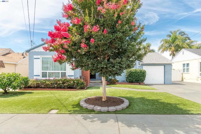 15209 Farnsworth St, San Leandro, CA 94579