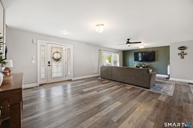 101 Sunset Drive, Derby, CT 06418