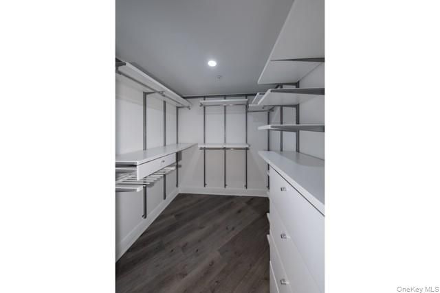 100 Glen Street N2220, Glen Cove, NY 11542