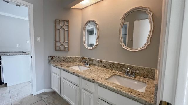 16130 Seahorse Drive, Houston, TX 77062