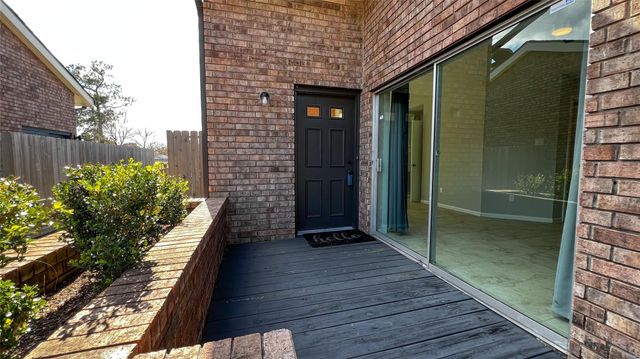 16130 Seahorse Drive, Houston, TX 77062