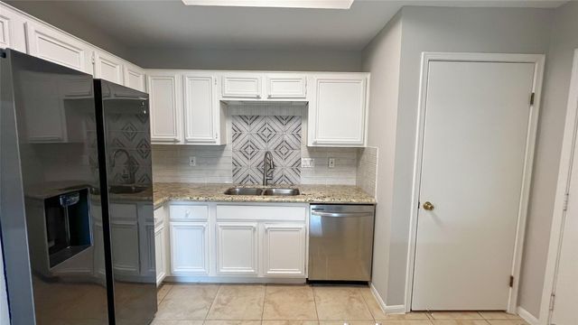 16130 Seahorse Drive, Houston, TX 77062