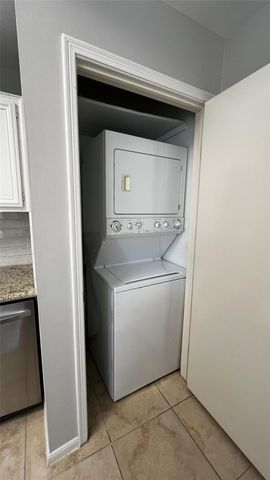 16130 Seahorse Drive, Houston, TX 77062