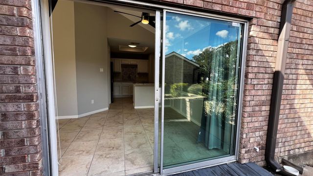 16130 Seahorse Drive, Houston, TX 77062