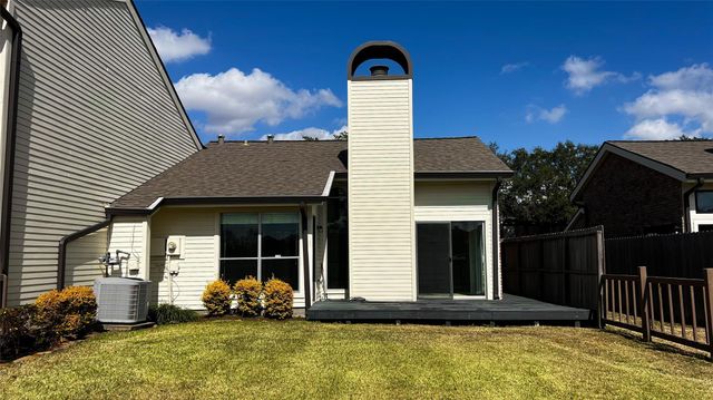 16130 Seahorse Drive, Houston, TX 77062